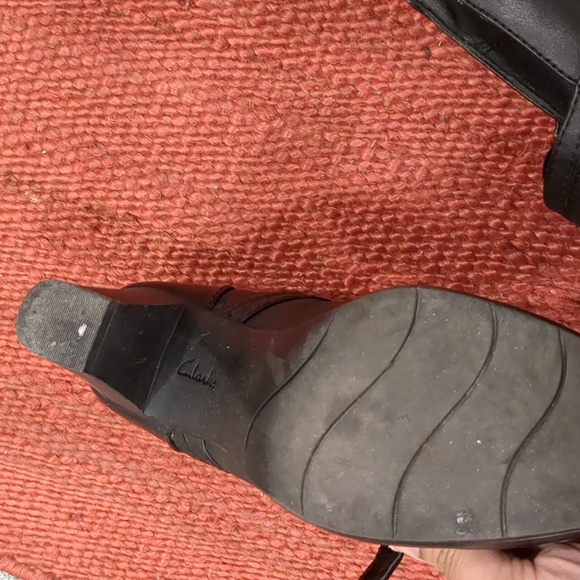 Clarks Leather Black Mary Jane Heels - Picture 6 of 10